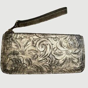 PATRICIA NASH l BURNISHED GOLD EMBOSSED LEATHER / WRISTLET